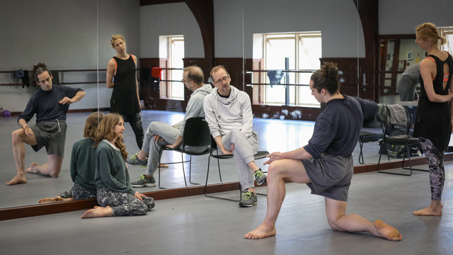 John Jasperse discusses rehearsal of <i> Remains </i> with Maggie Cloud, Heather Lang, and Stuart Singer