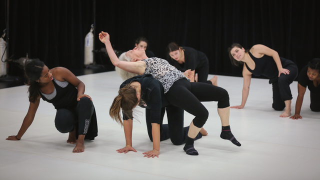 Carlson explores <i>Elizabeth, the dance</i> material with School of Dance students