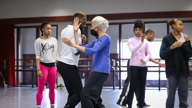 Ms. McIntyre works with dancers
